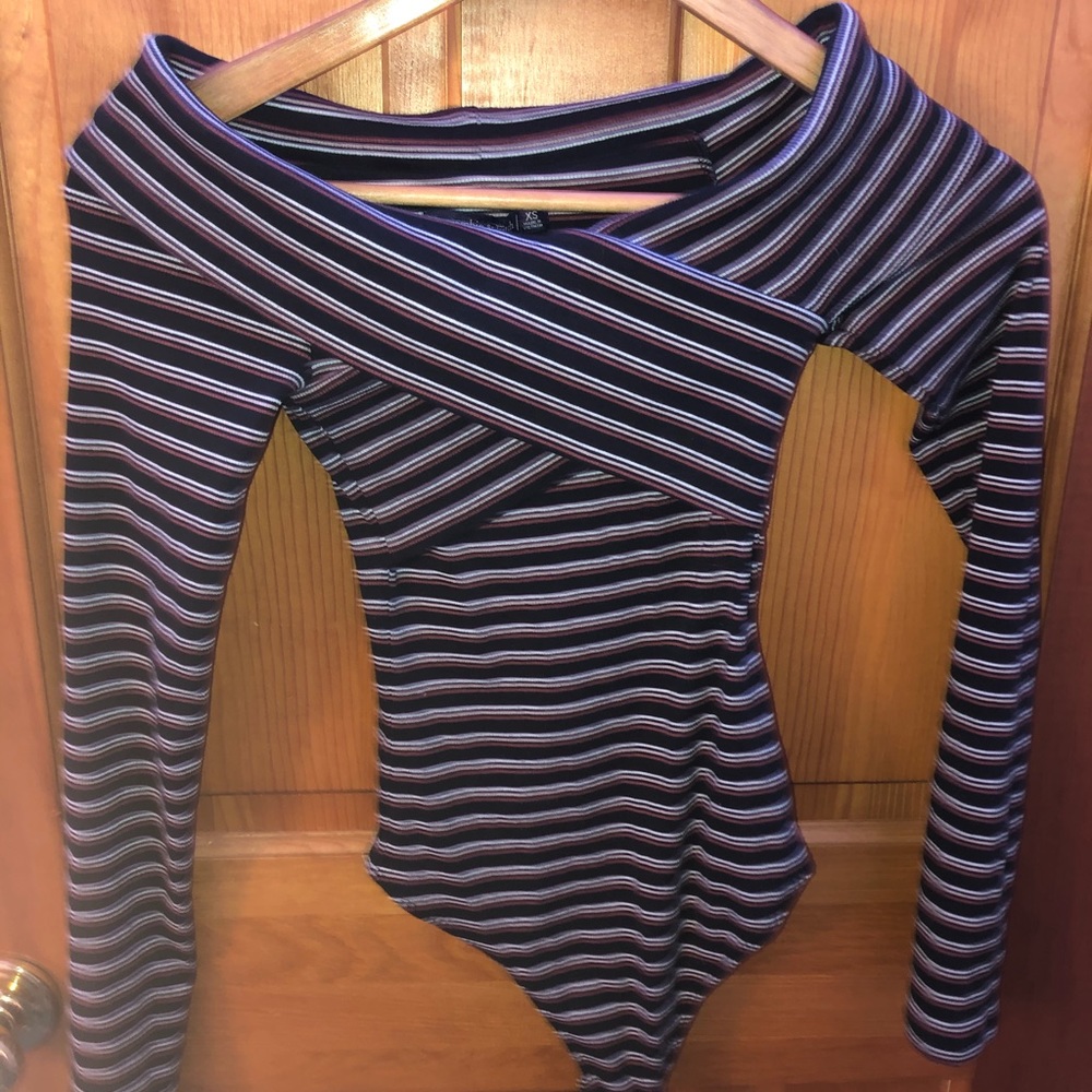 abercrombie and fitch off the shoulder bodysuit - Picture 2 of 5